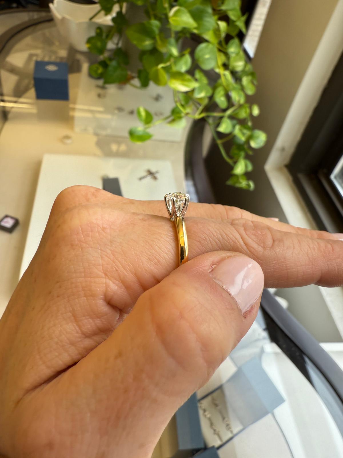 SOLITARY RING 18K