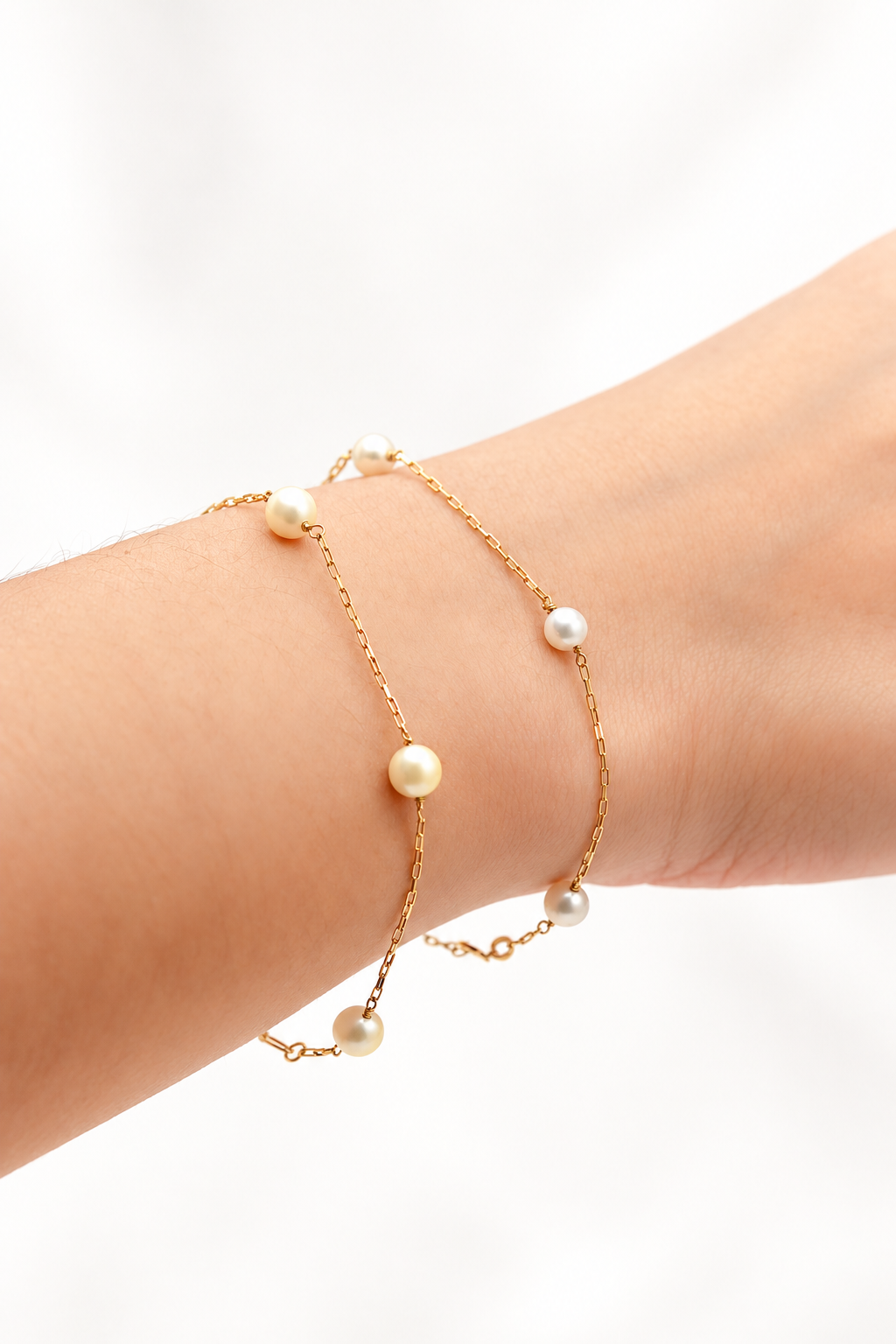 Natural Pearl Bracelet in 18K Yellow Gold