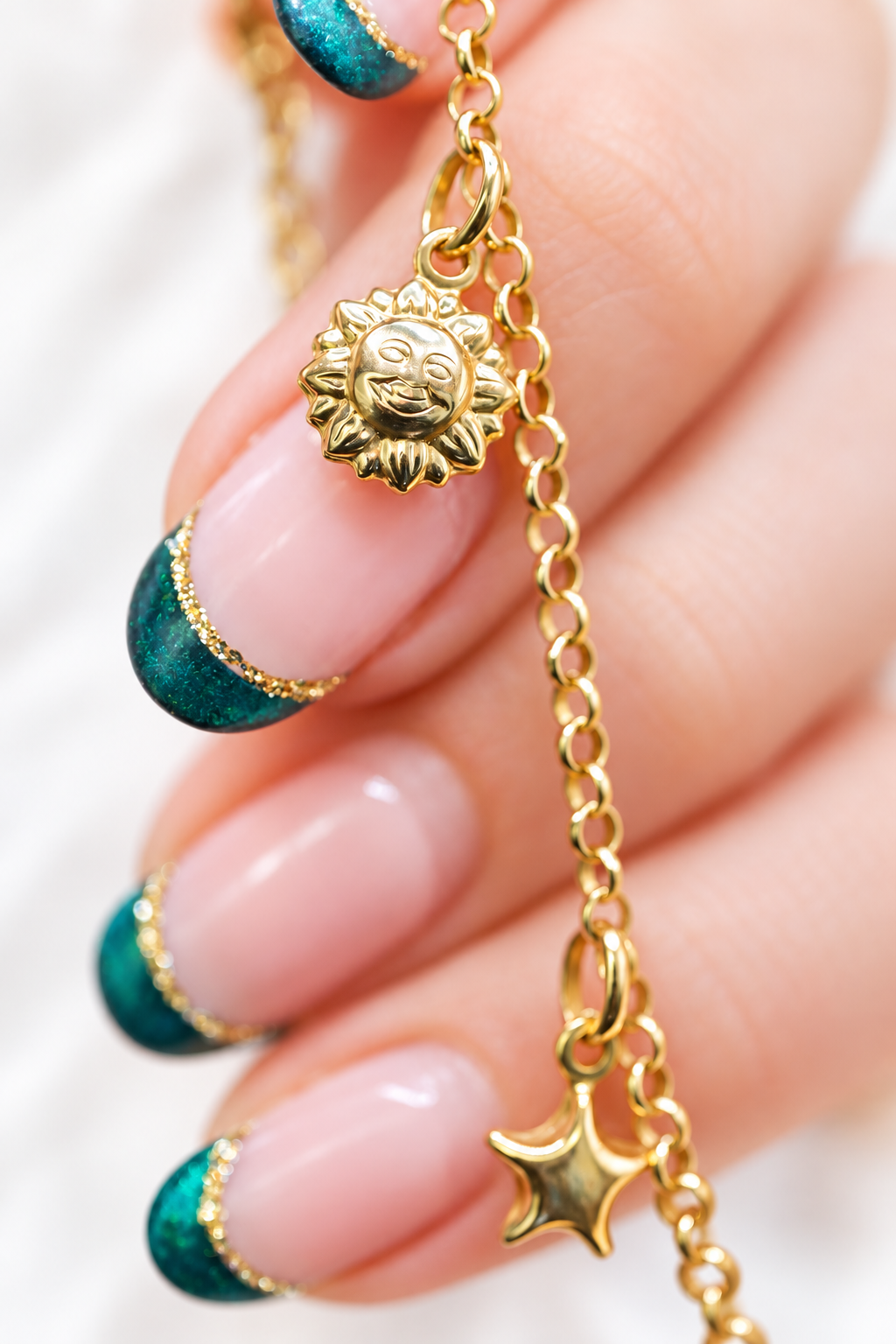 18K Yellow Gold Sun & Star Charm Bracelet