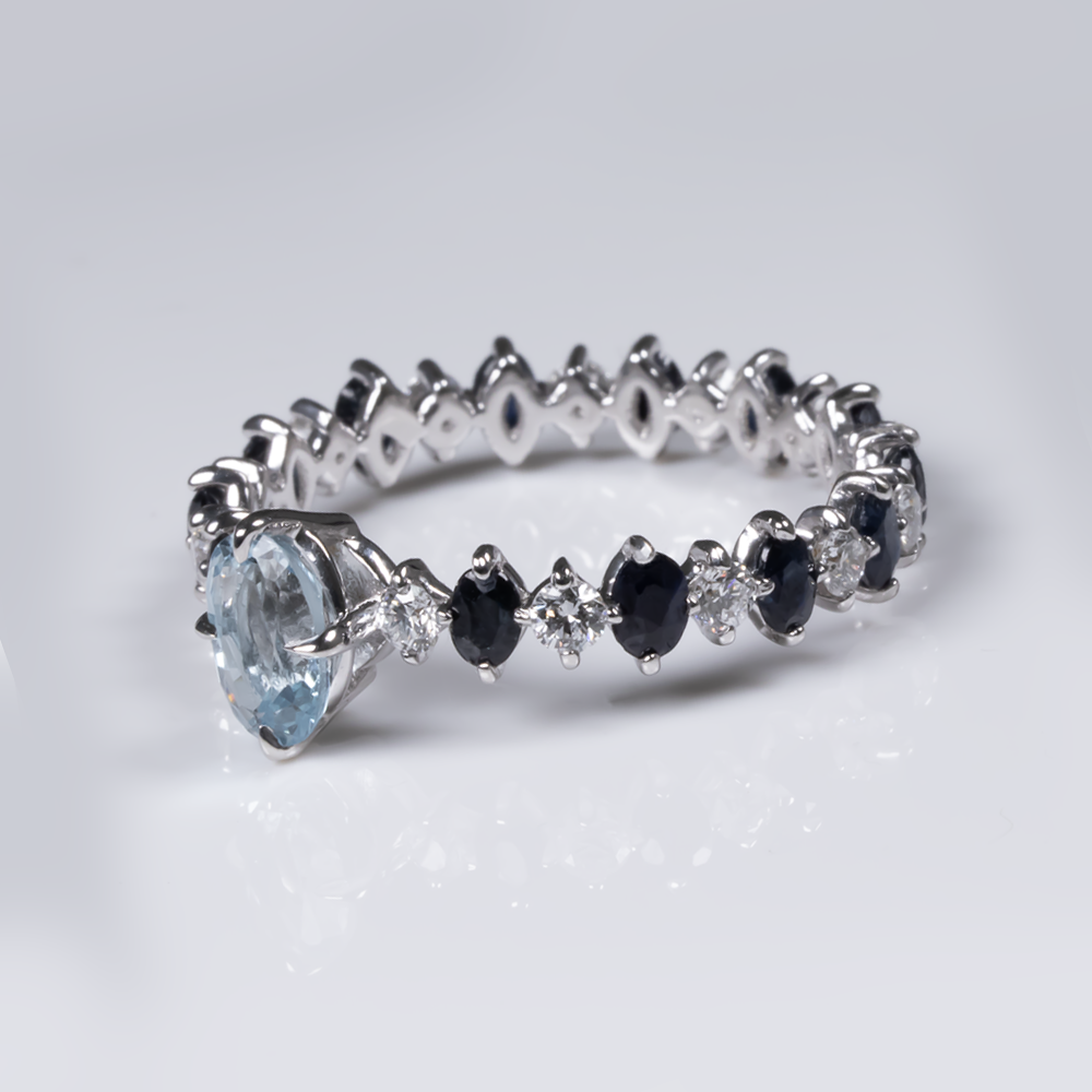 Anillo de zafiro