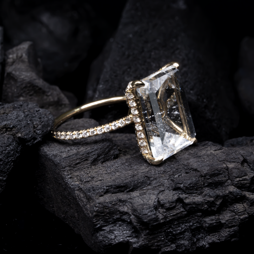 Anillo de topacio transparente